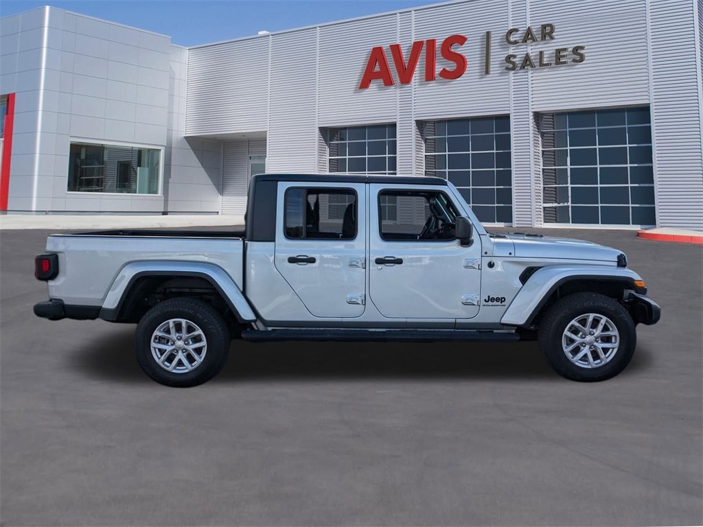 Thumbnail: 2023 Jeep Gladiator - 5