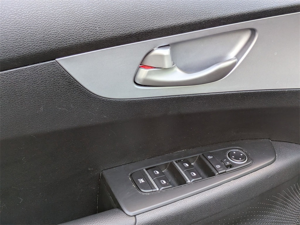 Thumbnail: 2024 Kia Forte - 13