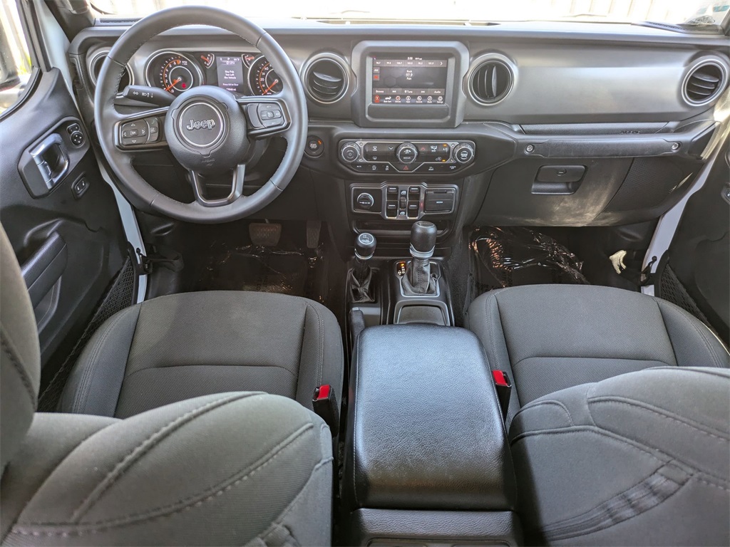 Thumbnail: 2023 Jeep Gladiator - 24