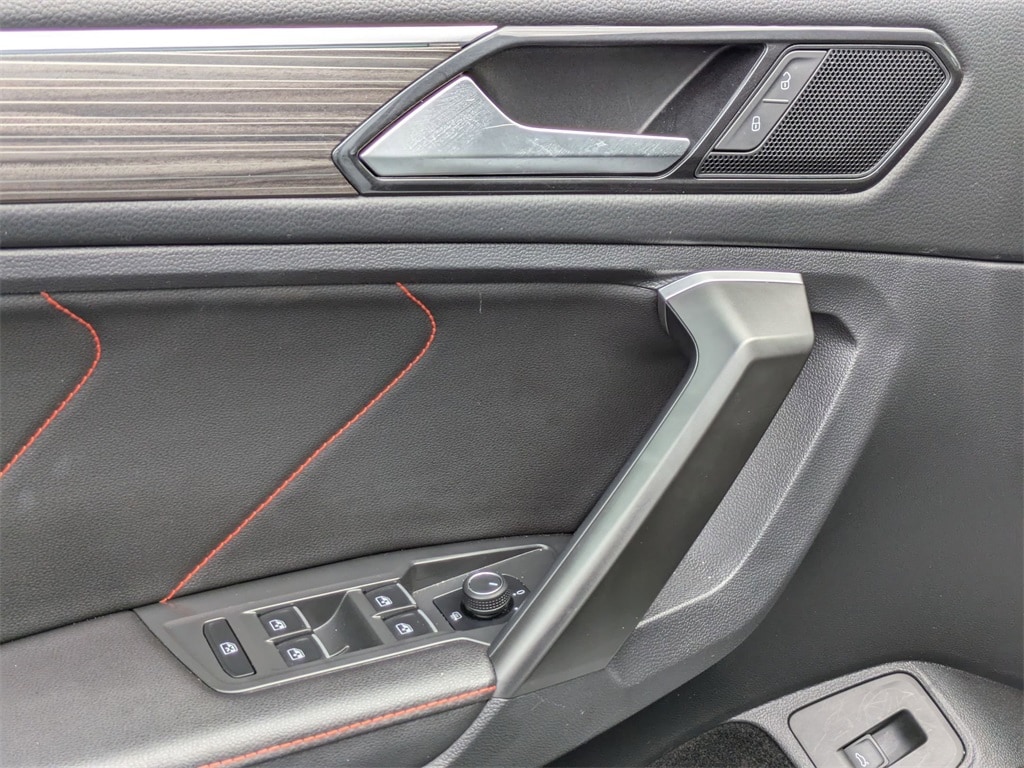 Thumbnail: 2024 Volkswagen Tiguan - 13