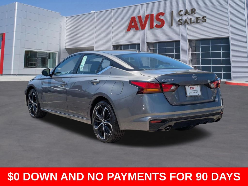 2025 Nissan Altima SR - Photo 9