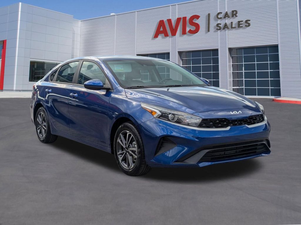 Thumbnail: 2024 Kia Forte - 3