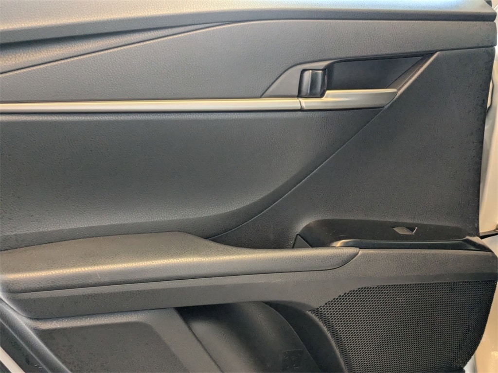 Thumbnail: 2025 Toyota Camry - 25