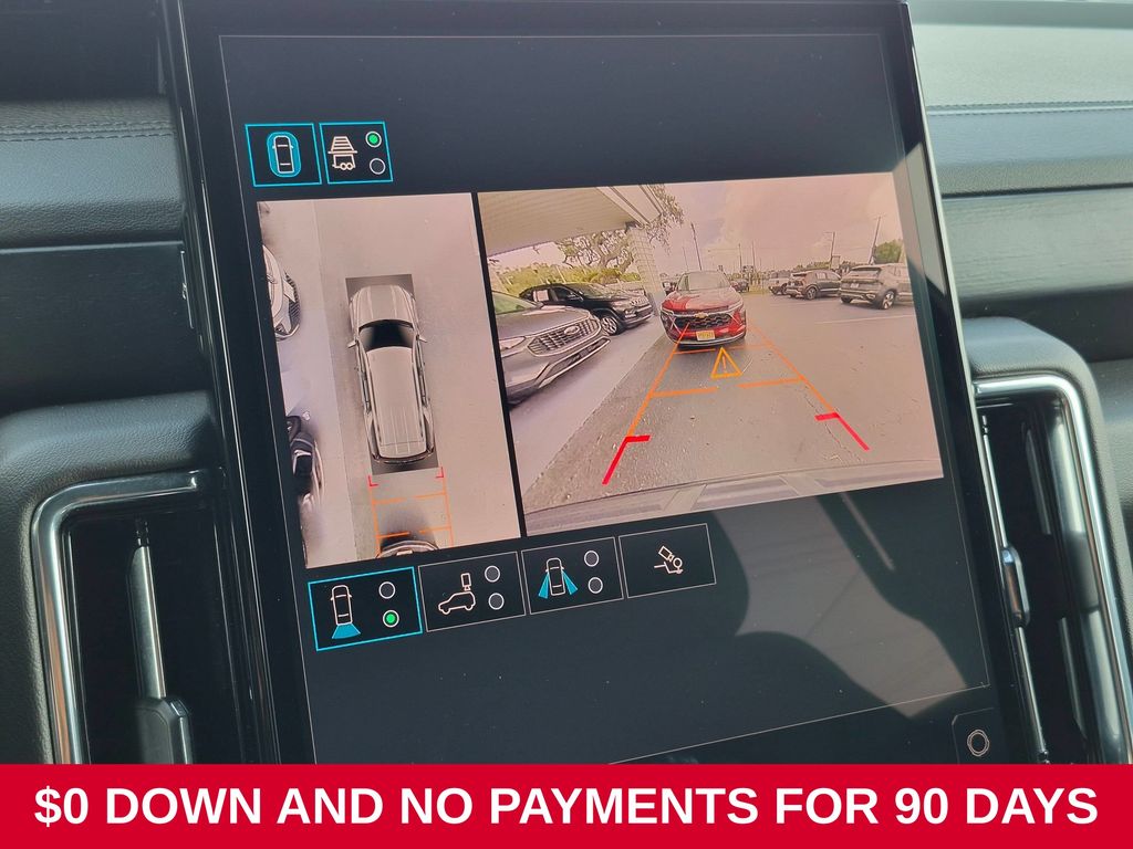 2025 GMC Yukon Denali - Photo 18