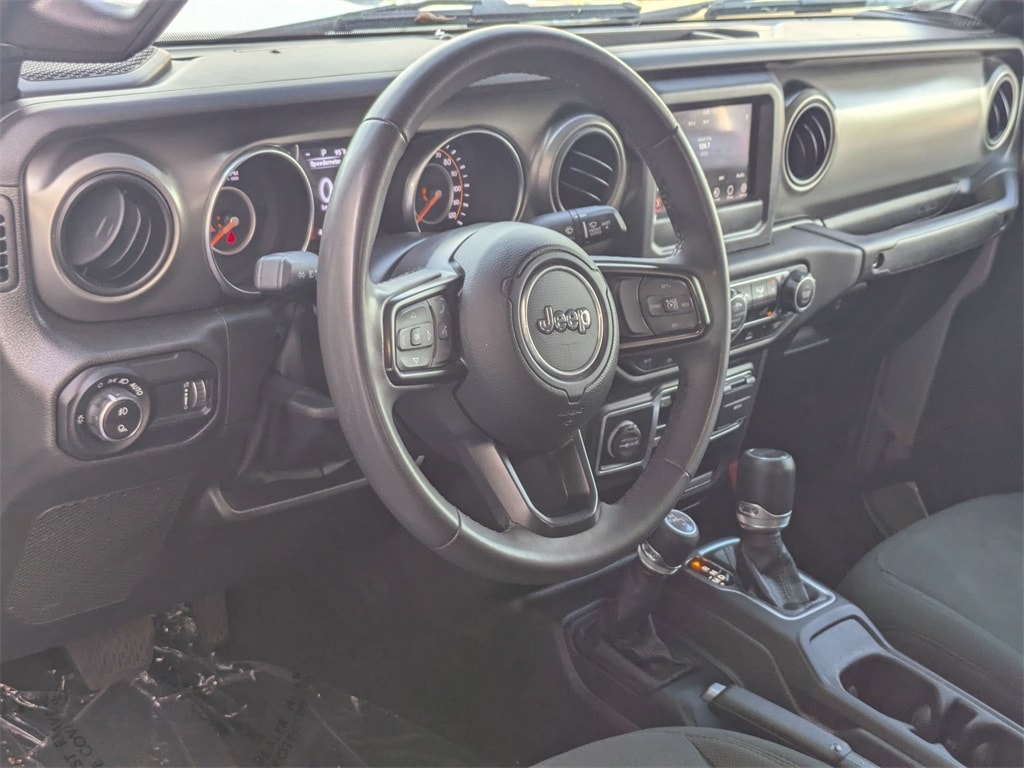 Thumbnail: 2023 Jeep Gladiator - 14