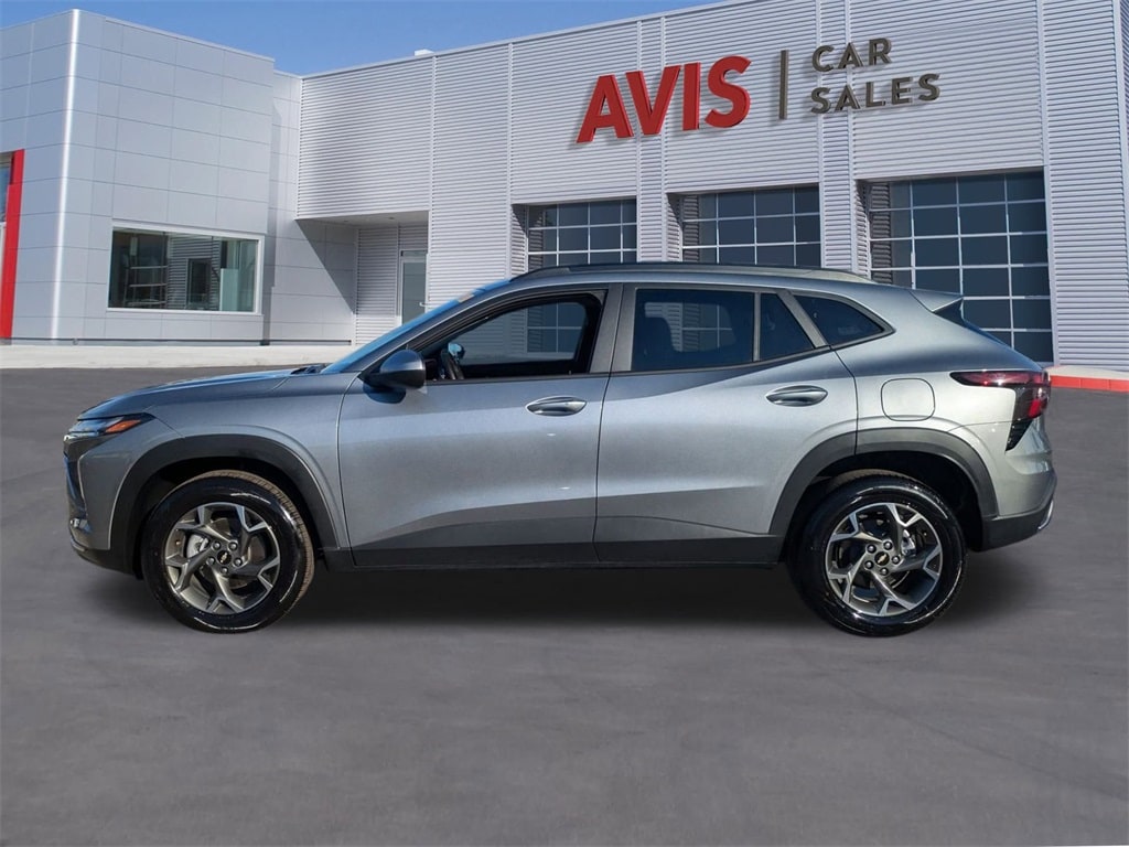 Thumbnail: 2025 Chevrolet Trax - 8