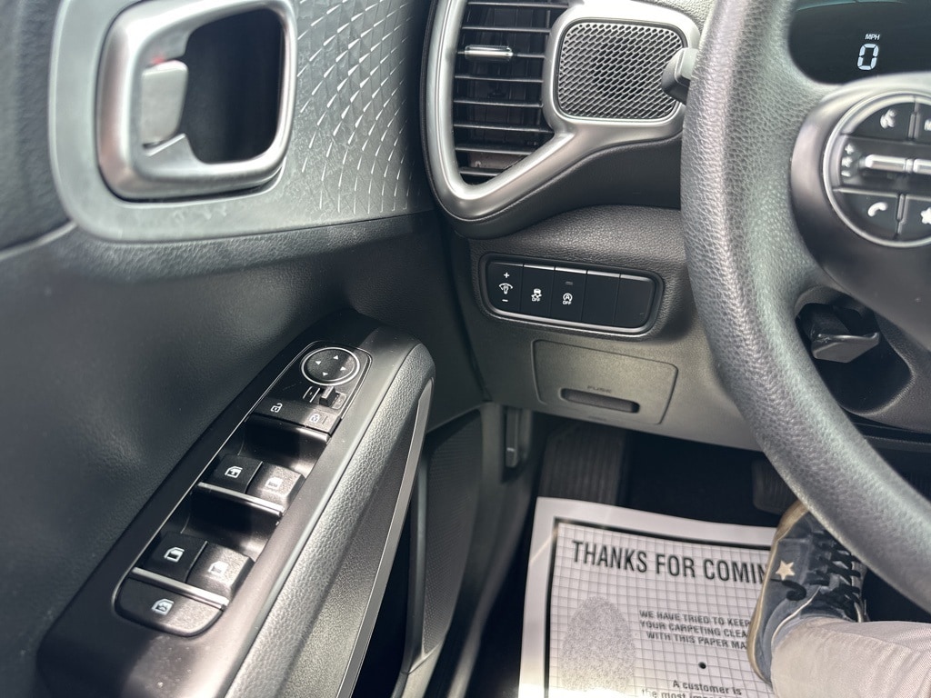 Thumbnail: 2023 Kia Soul - 17