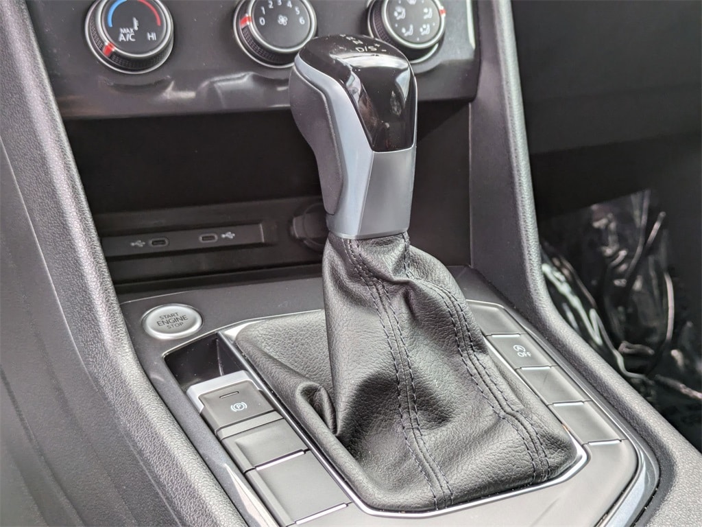 Thumbnail: 2024 Volkswagen Tiguan - 22