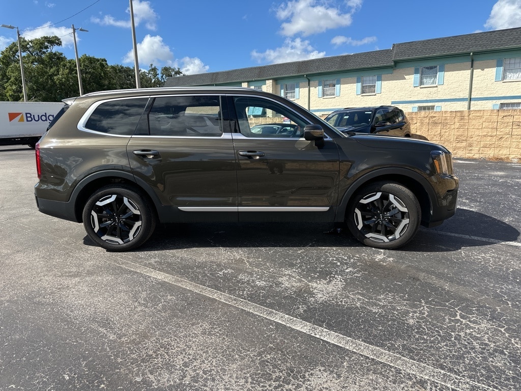 Thumbnail: 2025 Kia Telluride - 4