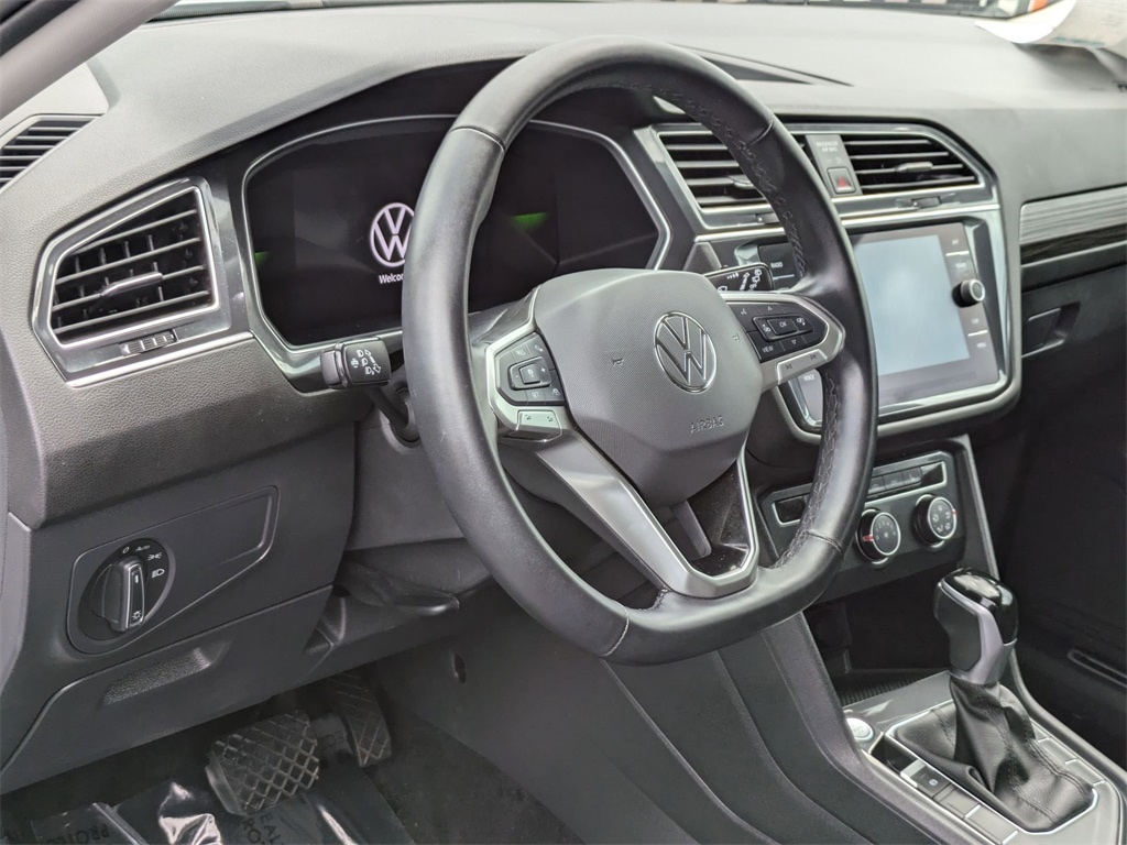 Thumbnail: 2024 Volkswagen Tiguan - 14