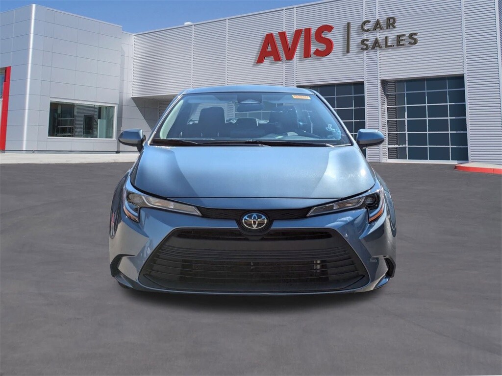 2025 Toyota Corolla LE photo 2