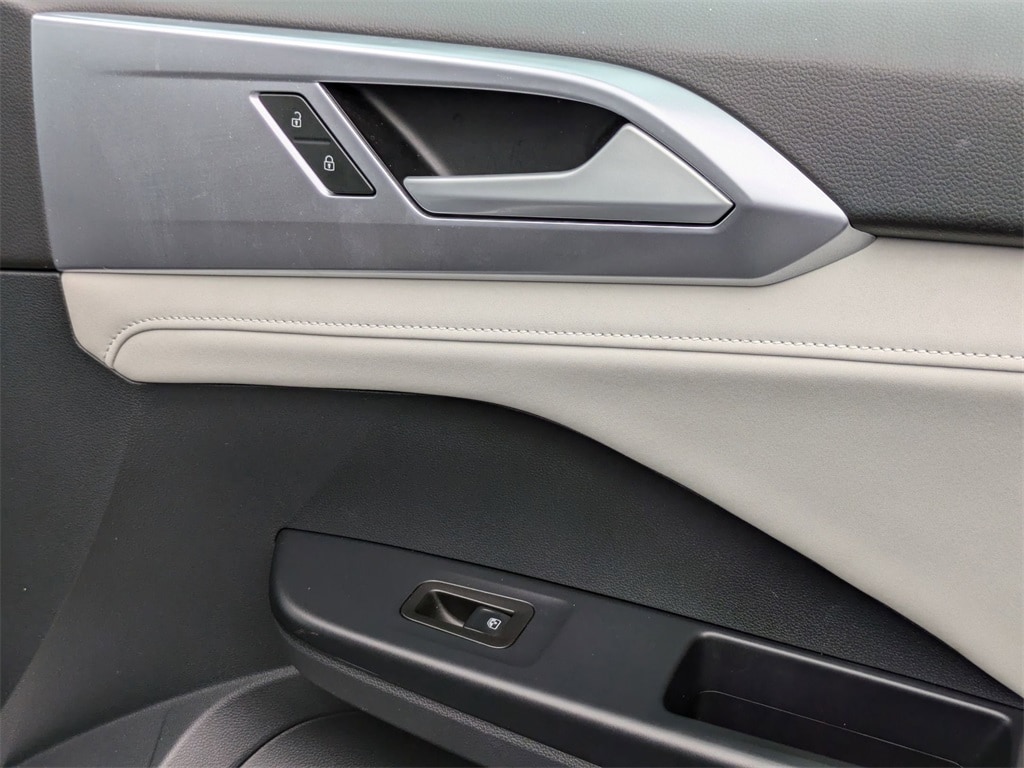 Thumbnail: 2025 Volkswagen Taos - 33