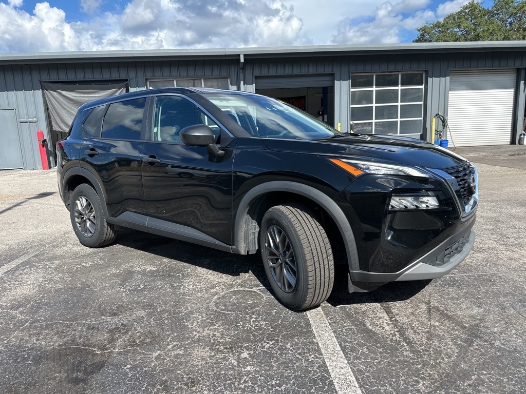 Thumbnail: 2023 Nissan Rogue - 3