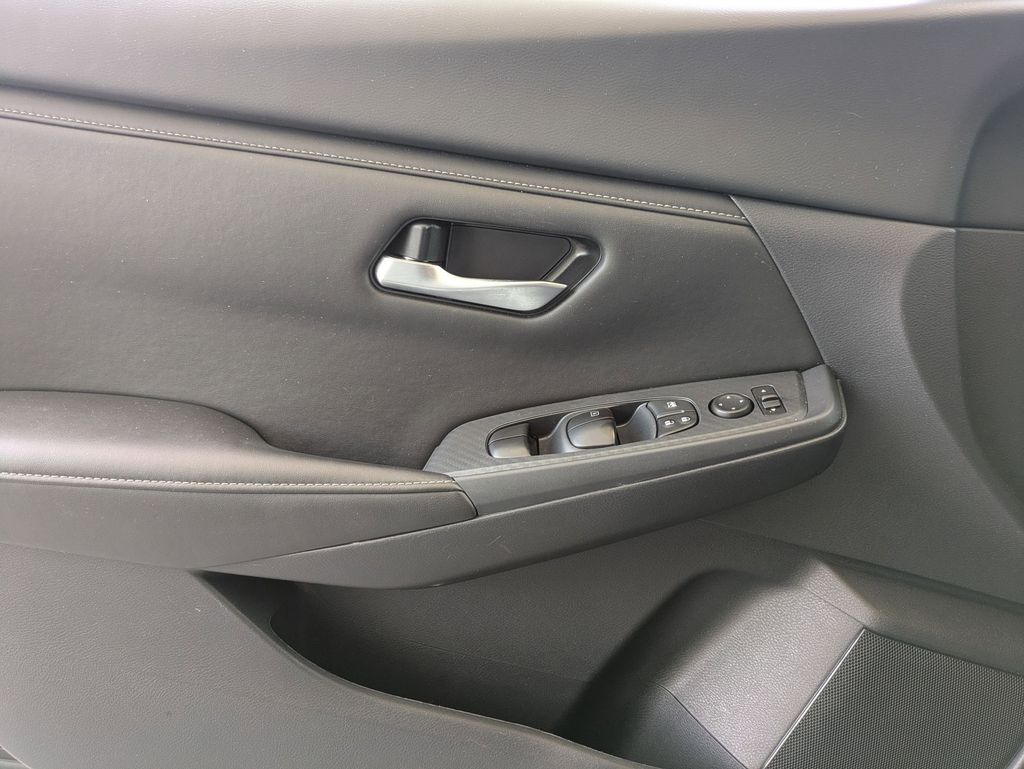 2025 Nissan Sentra SV - Photo 11