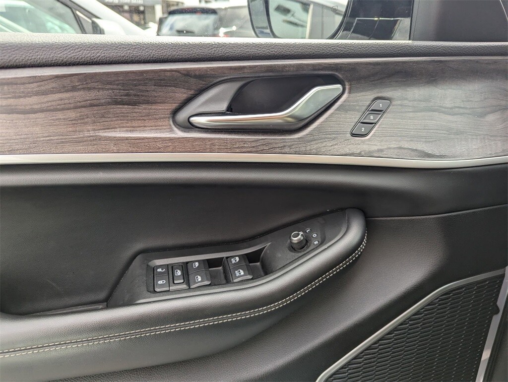 Thumbnail: 2021 Jeep Grand Cherokee L - 3