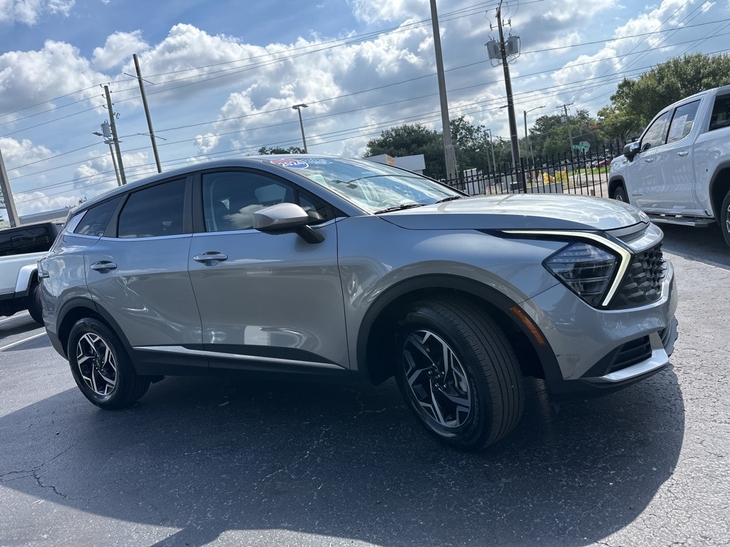 Thumbnail: 2024 Kia Sportage - 3