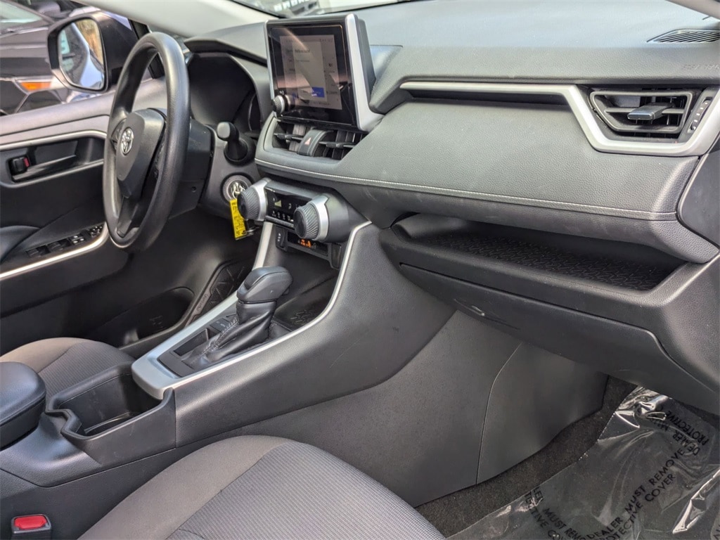 Thumbnail: 2023 Toyota RAV4 - 32