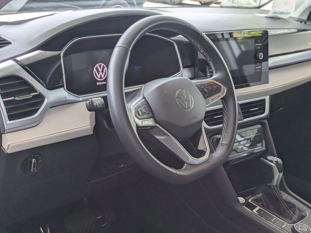 Thumbnail: 2025 Volkswagen Taos - 14