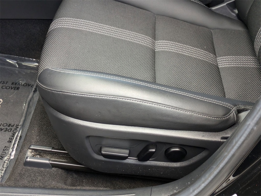 Thumbnail: 2025 Mazda CX-50 - 15