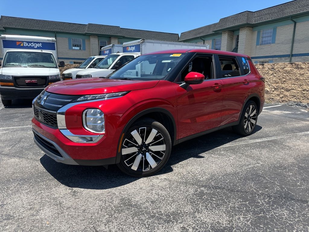 2025 Mitsubishi Outlander's photo