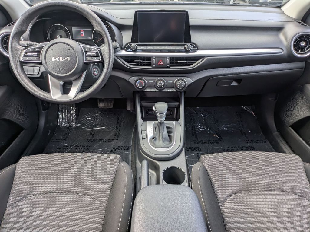 Thumbnail: 2024 Kia Forte - 24