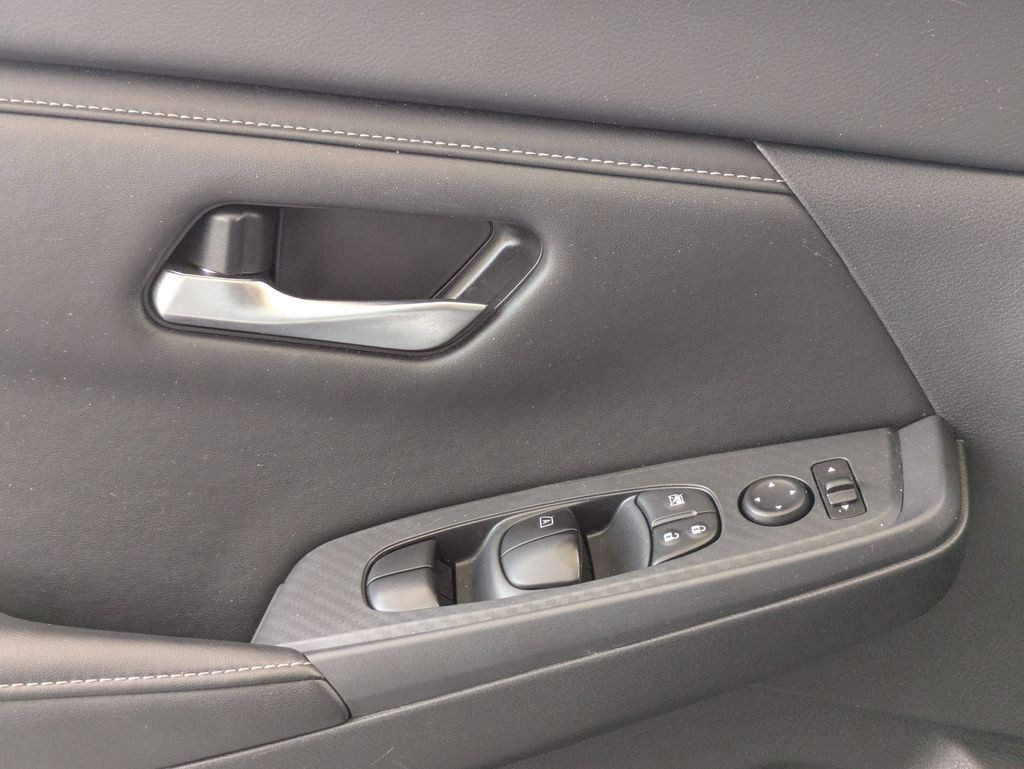 2025 Nissan Sentra SV - Photo 13