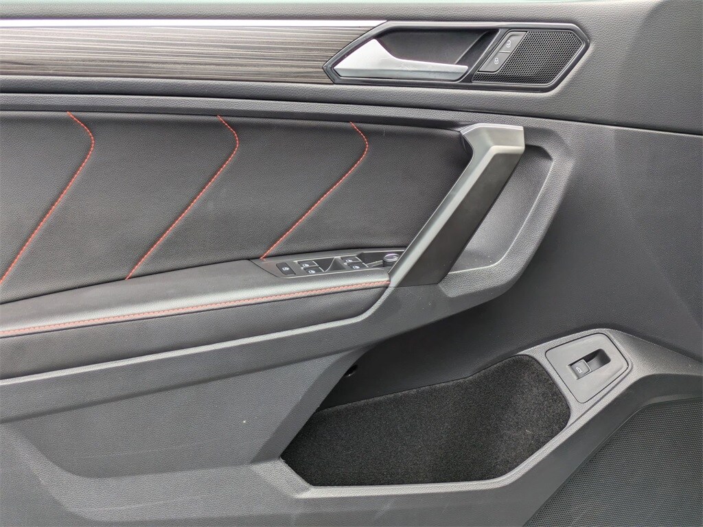 Thumbnail: 2024 Volkswagen Tiguan - 11