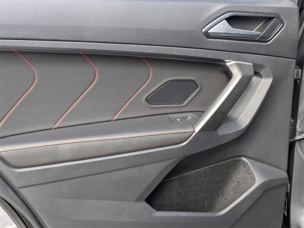 Thumbnail: 2024 Volkswagen Tiguan - 25