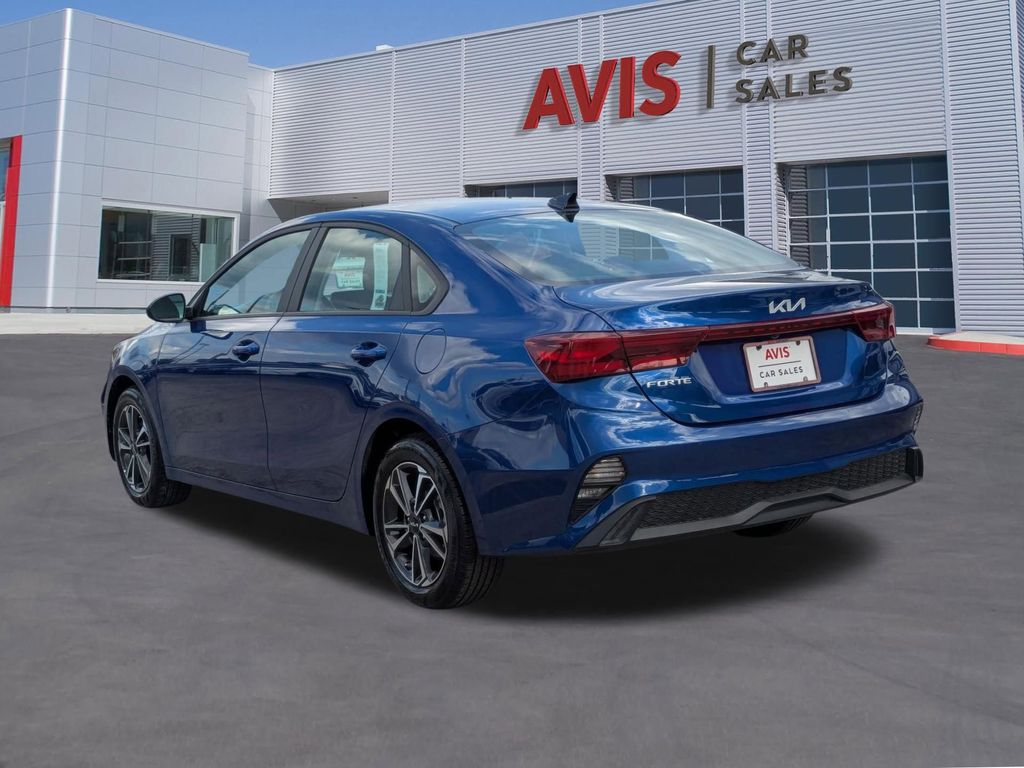 Thumbnail: 2024 Kia Forte - 9
