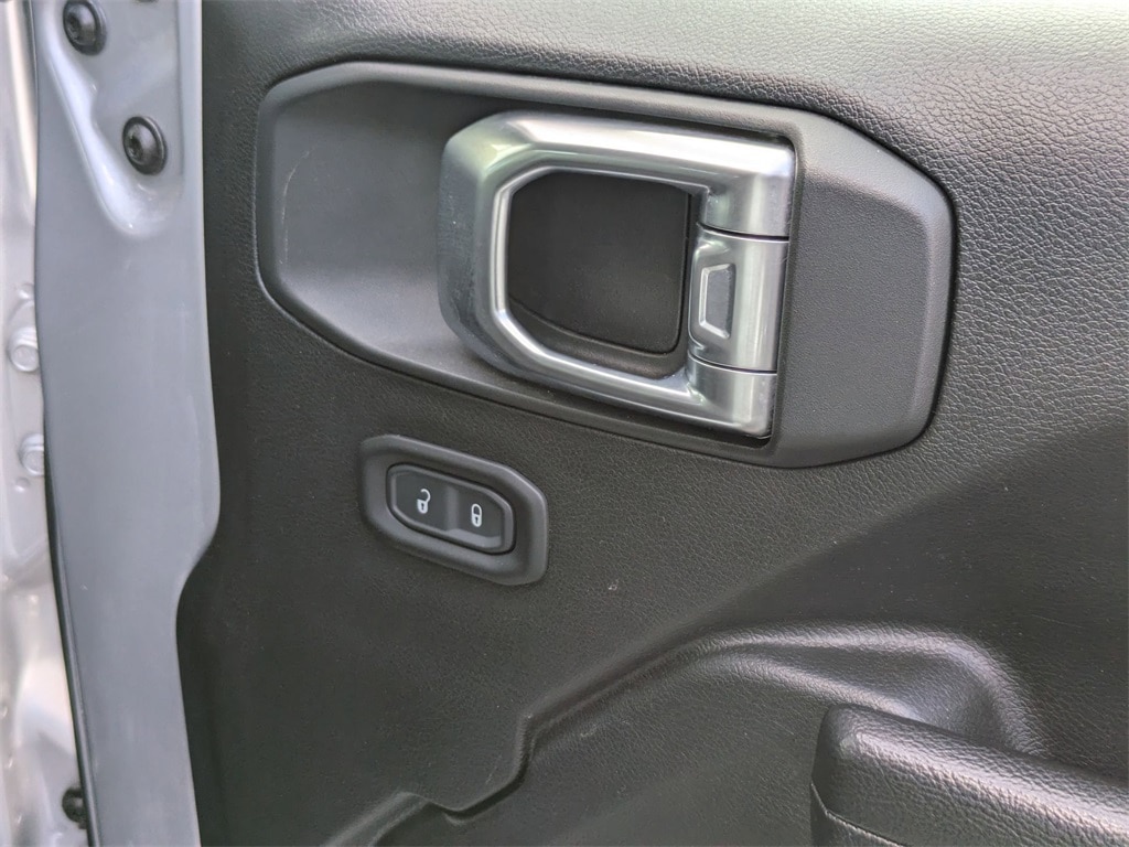 Thumbnail: 2023 Jeep Gladiator - 32