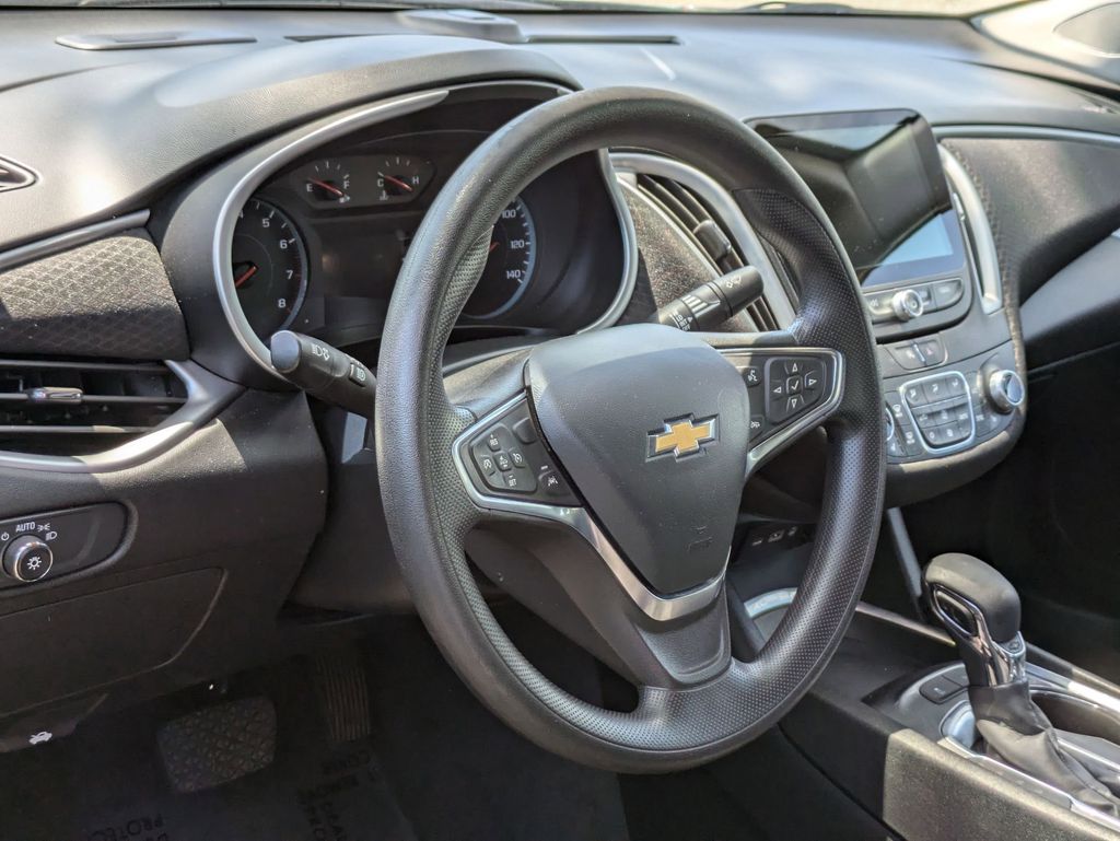 Thumbnail: 2024 Chevrolet Malibu - 14