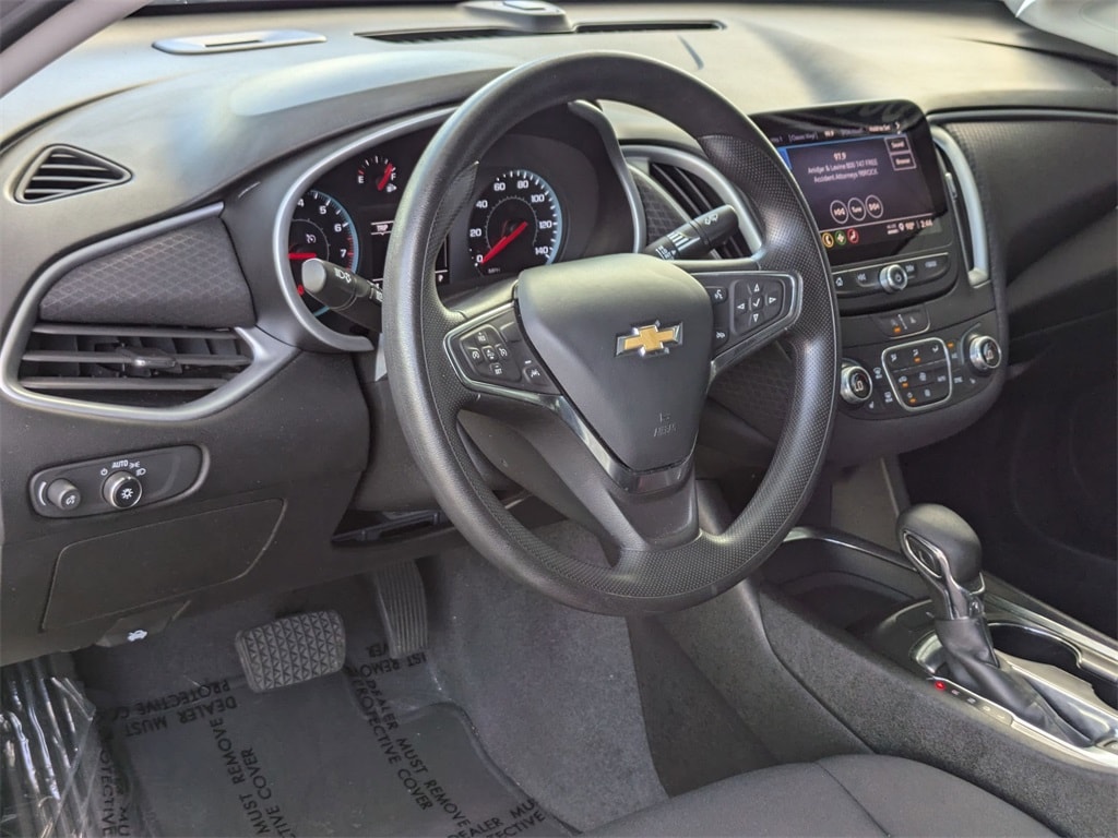Thumbnail: 2023 Chevrolet Malibu - 14