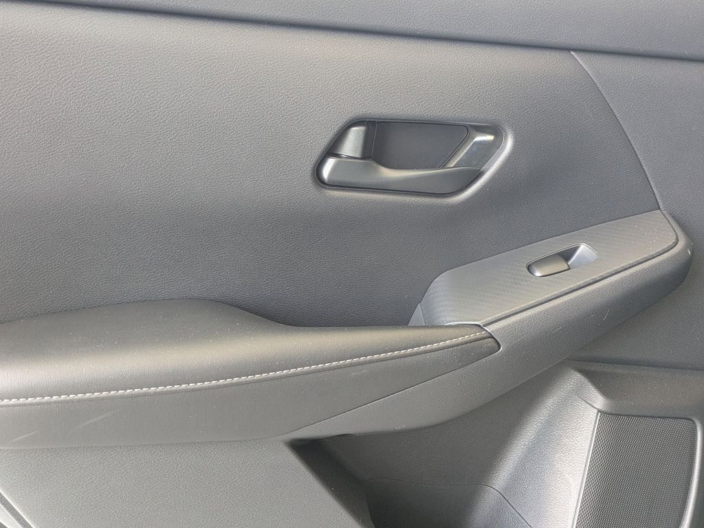 2025 Nissan Sentra SV - Photo 25