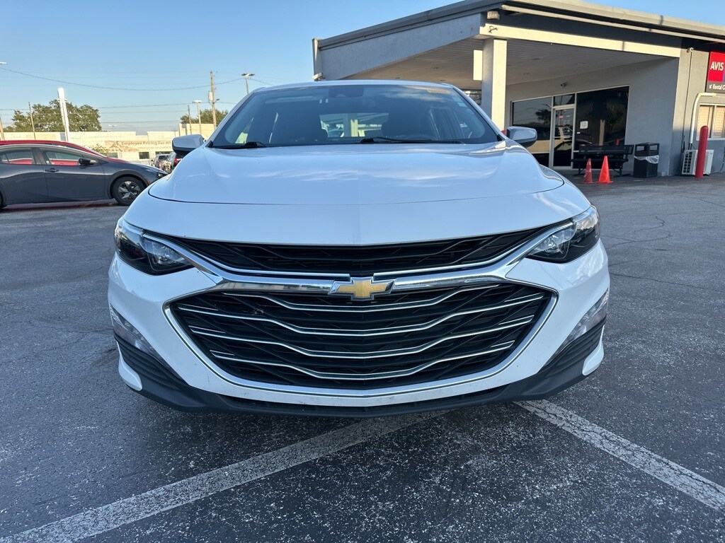 2024 Chevrolet Malibu 1LT photo 2
