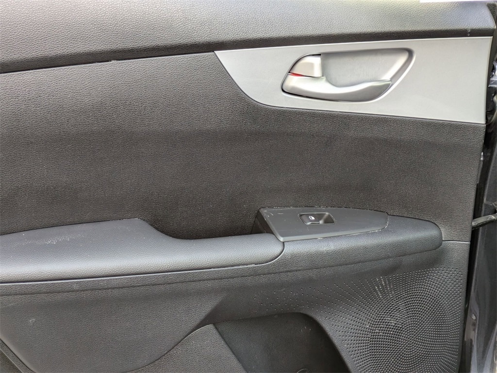 Thumbnail: 2024 Kia Forte - 25