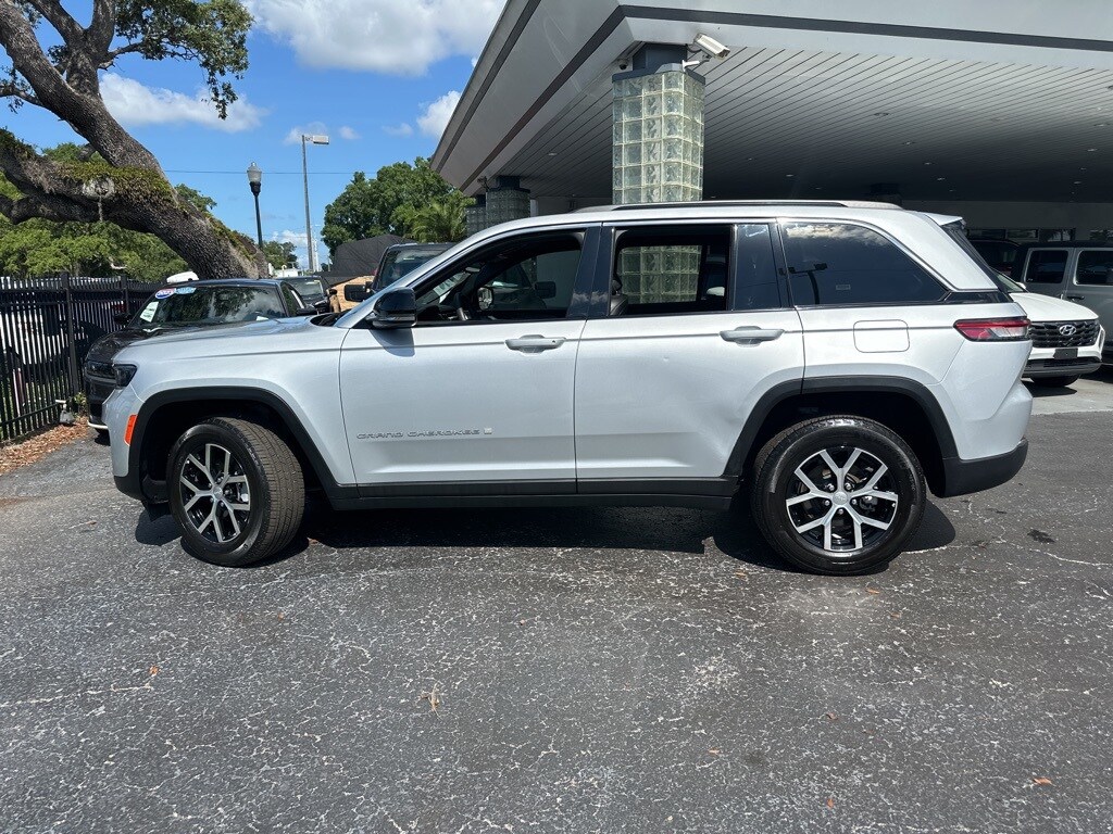 Thumbnail: 2024 Jeep Grand Cherokee - 7