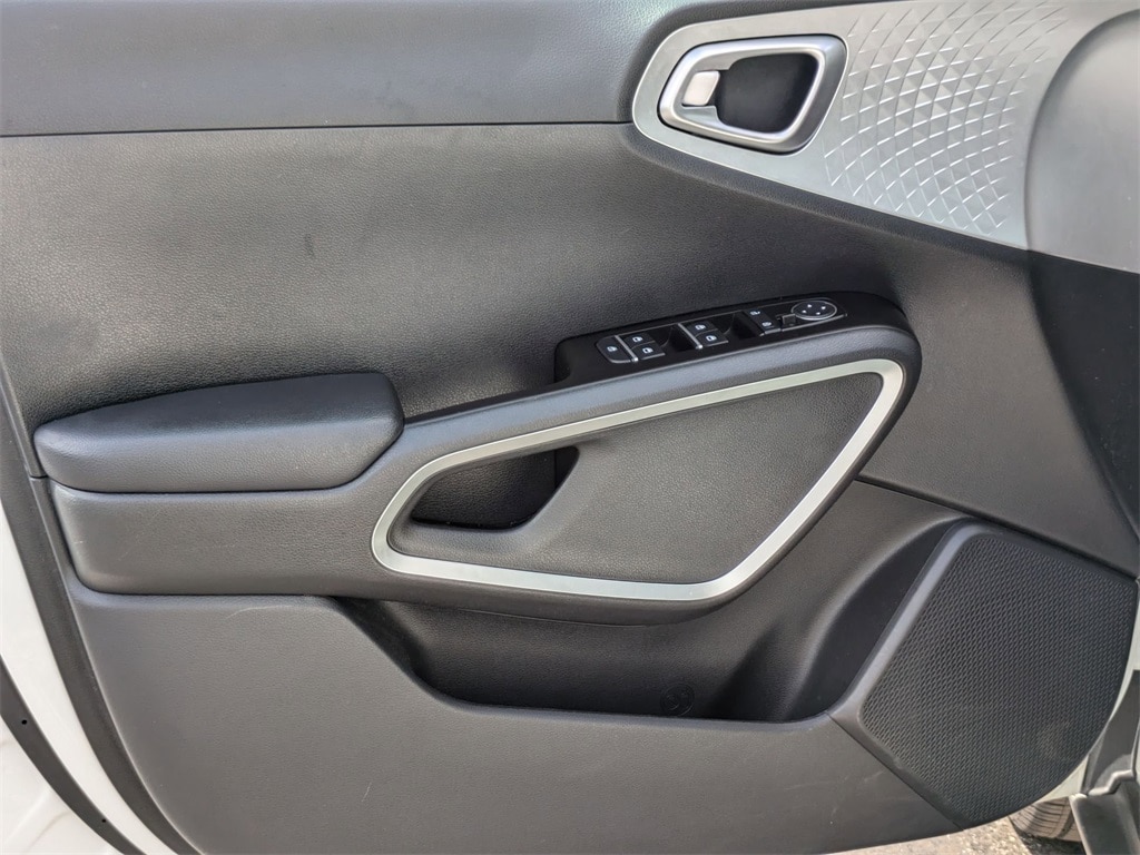 Thumbnail: 2023 Kia Soul - 11
