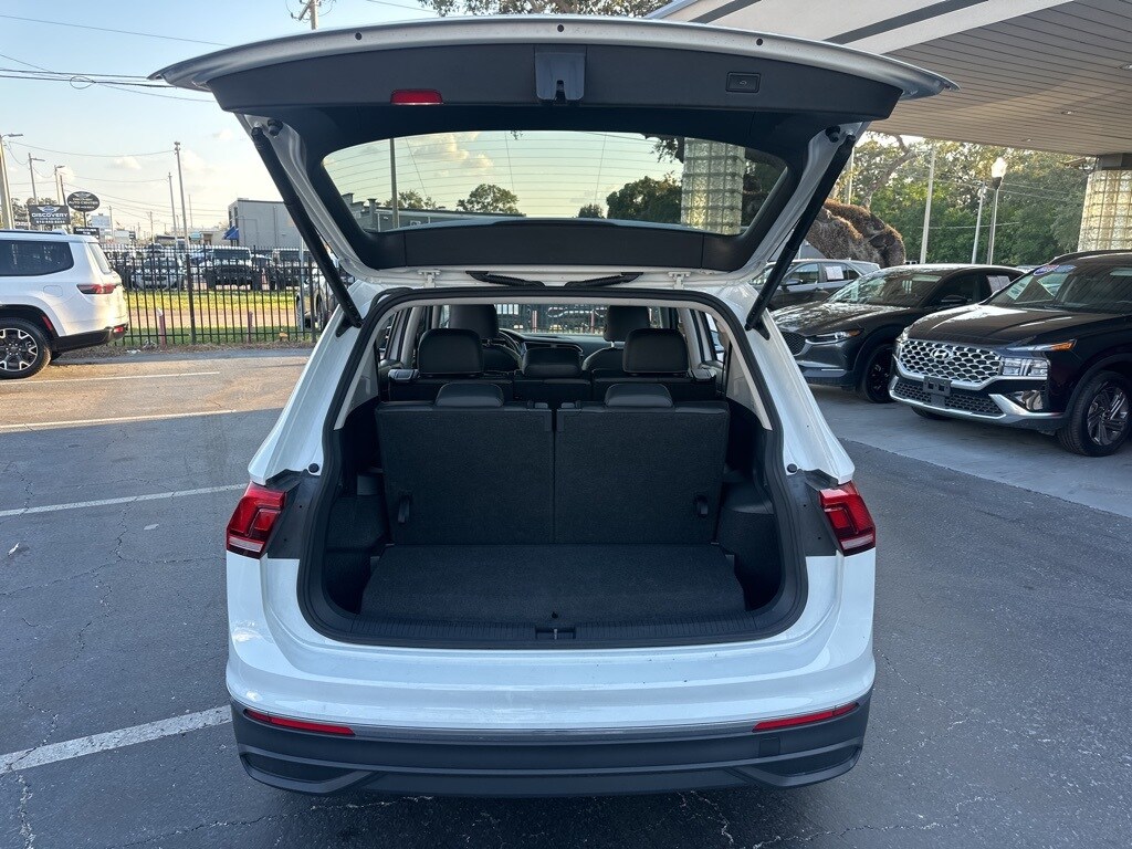 Thumbnail: 2024 Volkswagen Tiguan - 15