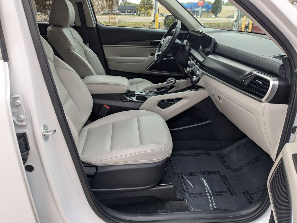 2025 Kia Telluride S - Photo 28