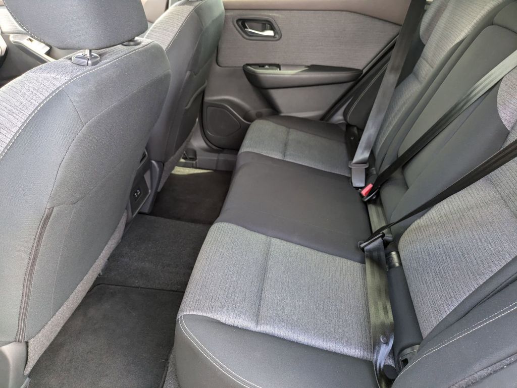 Thumbnail: 2023 Nissan Rogue - 27