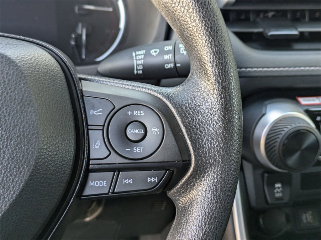 Thumbnail: 2025 Toyota RAV4 - 18