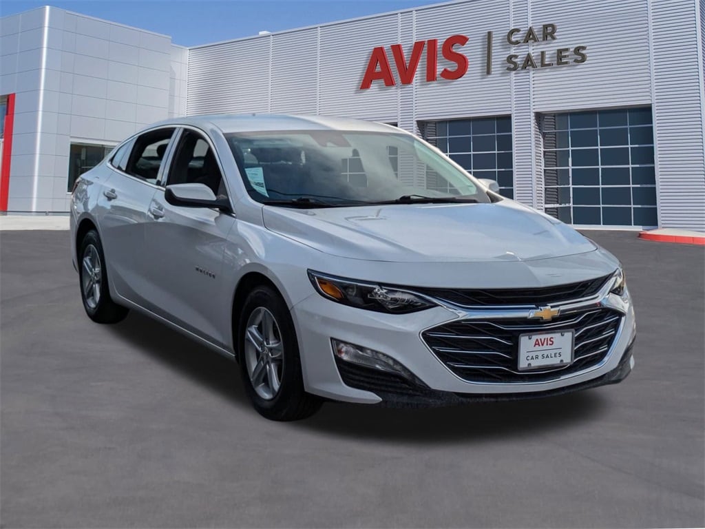 Thumbnail: 2023 Chevrolet Malibu - 3