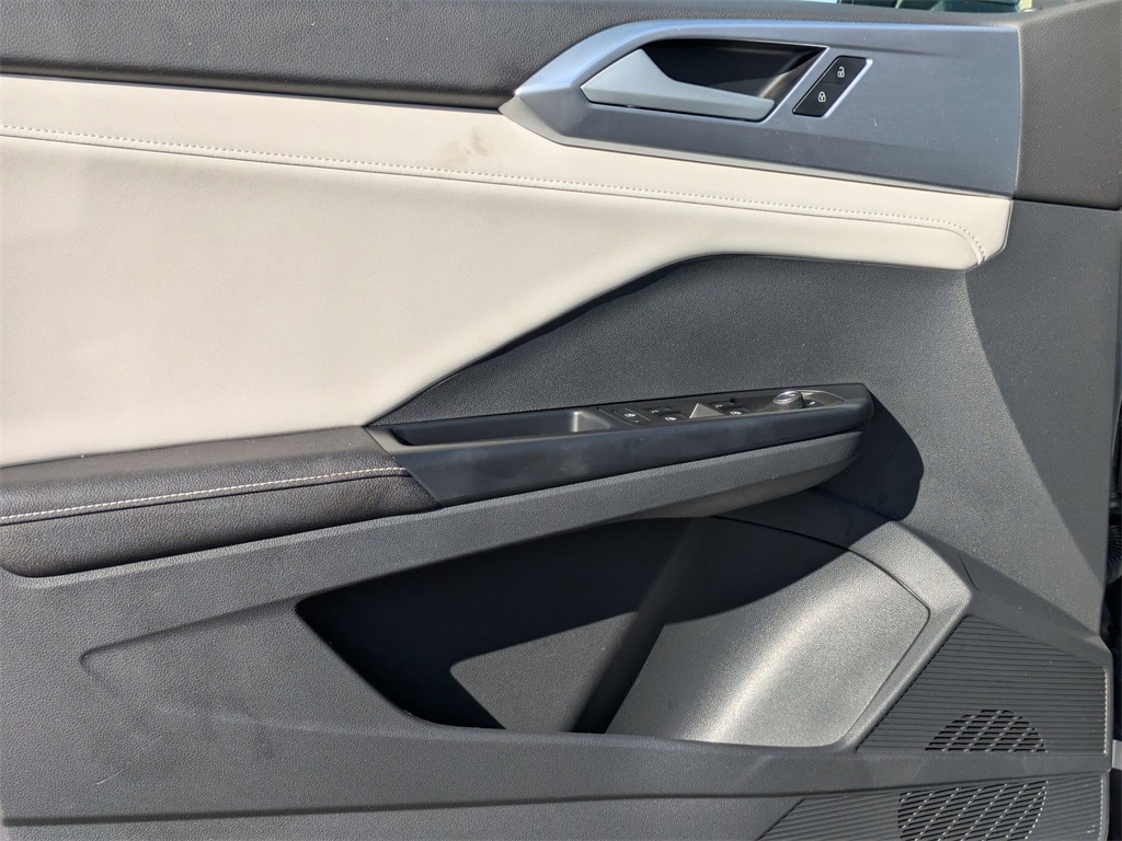 Thumbnail: 2025 Volkswagen Taos - 11