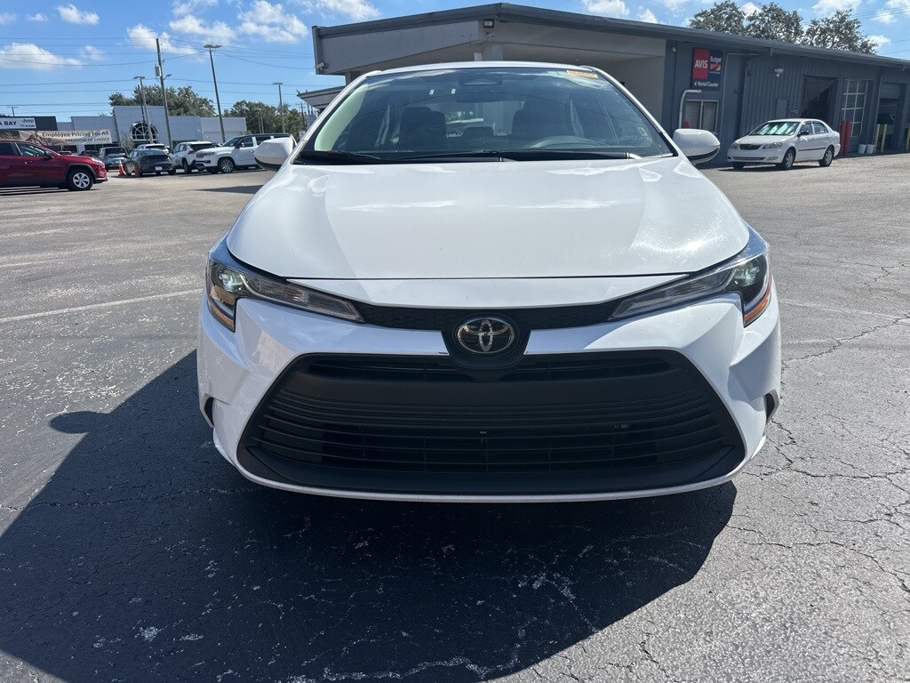 2025 Toyota Corolla LE photo 2