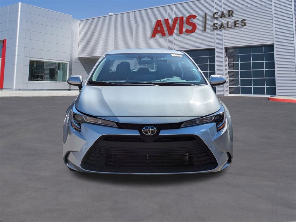 2025 Toyota Corolla LE photo 2