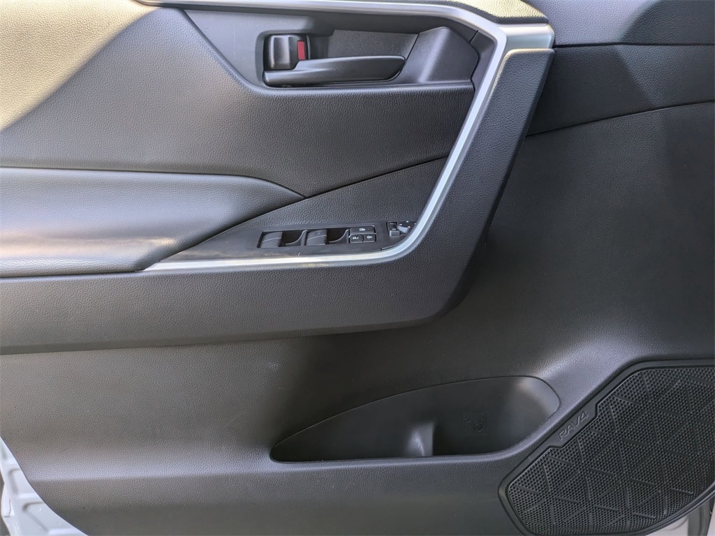 Thumbnail: 2025 Toyota RAV4 - 6