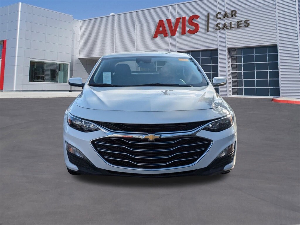 2024 Chevrolet Malibu 1LT photo 2