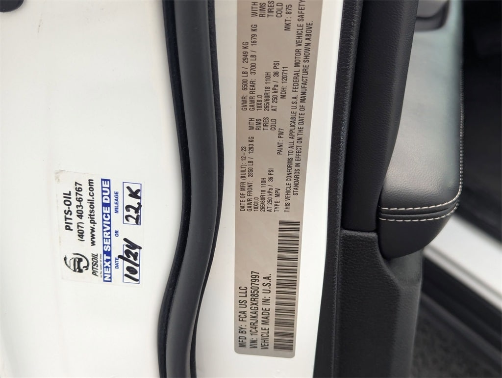 Thumbnail: 2024 Jeep Grand Cherokee L - 32