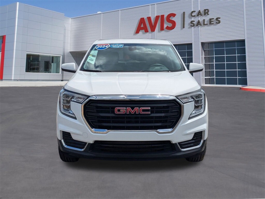 2024 Gmc Terrain SLE photo 2