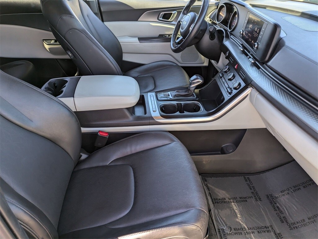 Thumbnail: 2024 Kia Carnival - 29